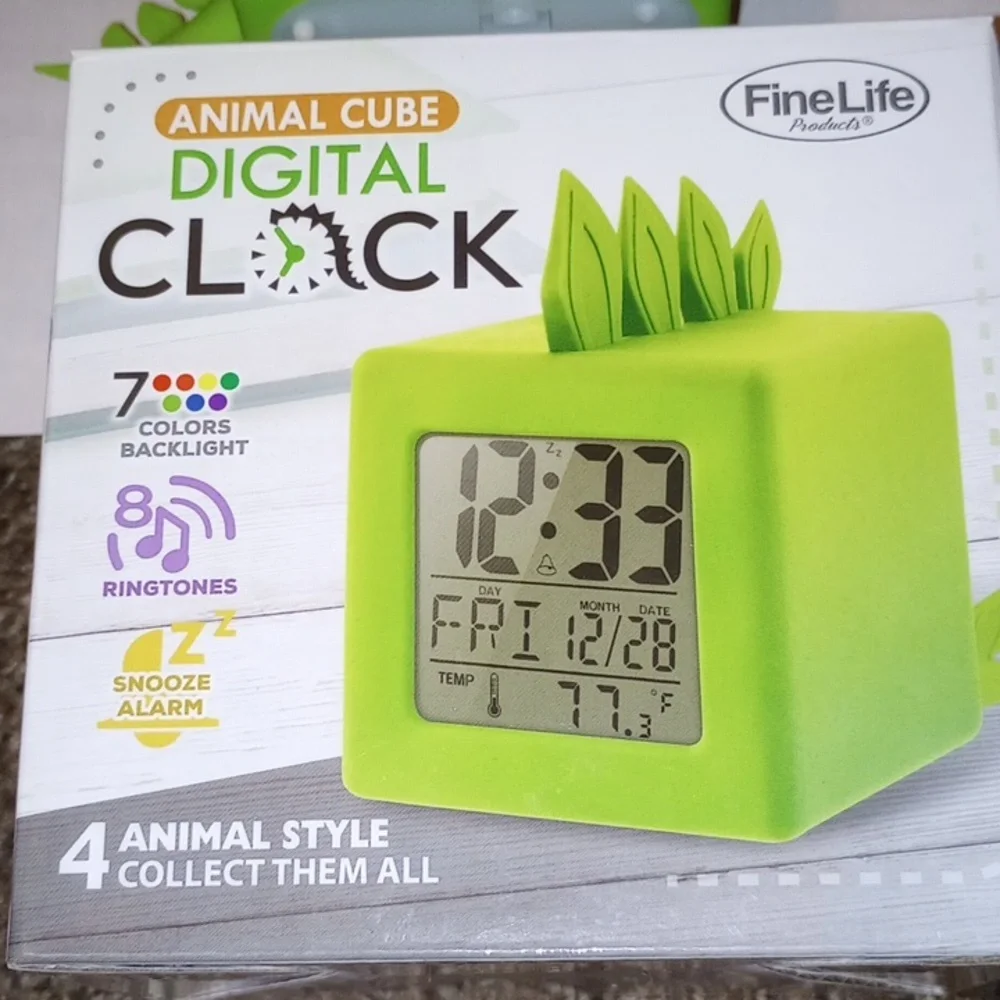 Digital clock - Picture 1 of 4